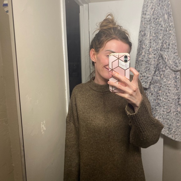 Super Soft Knit Sweater 🤎 - Picture 6 of 6